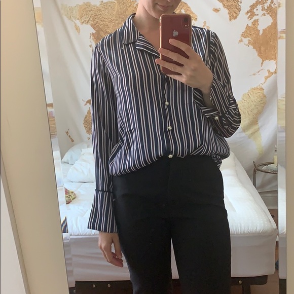 3/$25 - petitie blouse button down - Picture 9 of 10